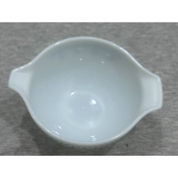 Vintage Pyrex 1 1/2 Pint Blue Snowflake Garland Mixing Bowl - Picture 2 of 7